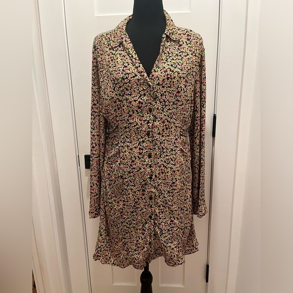 NWOT Zara Button Down Dress Size XL Floral Long Sleeves Rushed sides Collared - Picture 1 of 8